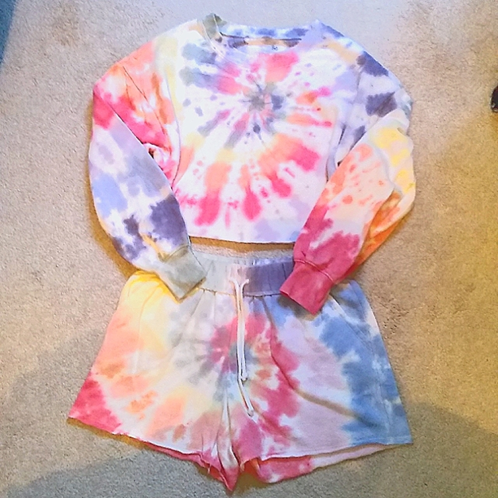 Rainbow 🌈 Cropped Sweater(S) and High Waisted Shorts(M) Set